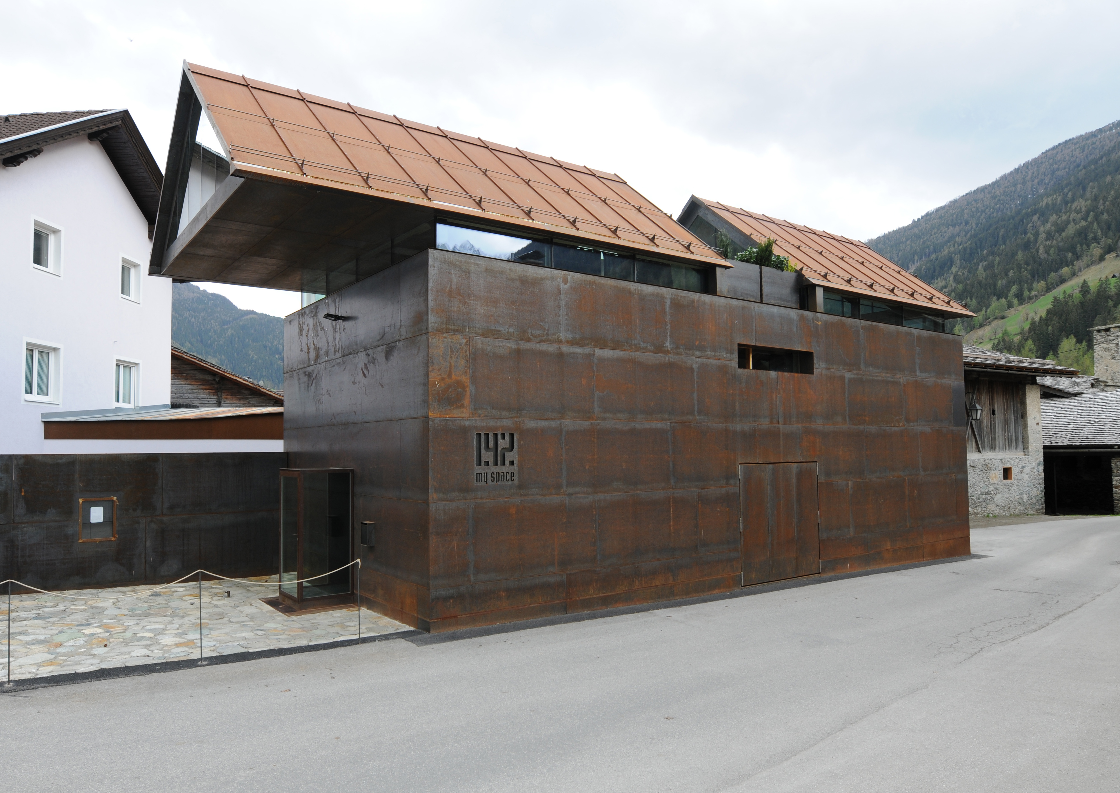 my space 2_foto m. seibald.JPG