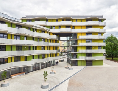 Salzburg:
Wohnbebauung Stadtpark Lehen
Bauherr_in: GSWB - Gemeinnützige Salzburger Wohnbaugesellschaft m.b.H.
Architektur: PLOV Architekten ZT GmbH / Martin Oberascher & Partner
Architekten ZT GmbH [MOA]
Freiraumplanung: Auböck + Kárász Landscape Architects