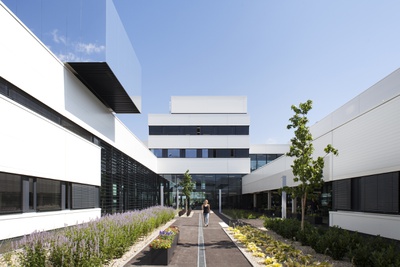 Wien
HOERBIGER Firmencampus
Bauherr_in: HOERBIGER Holding AG, Wien
Architektur: querkraft architekten, Wien
Freiraumplanung: Doris Haidvogl, Wien