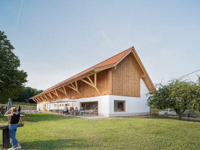 Weinhof Locknbauer, Mascha Ritter (c) Simon Oberhofer